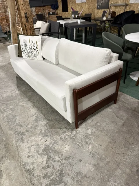 Sofa rozkładana ORSA dla 3 osób — jasnobrązowa dostępny w Home & Garden Outlet pod Wrocławiem